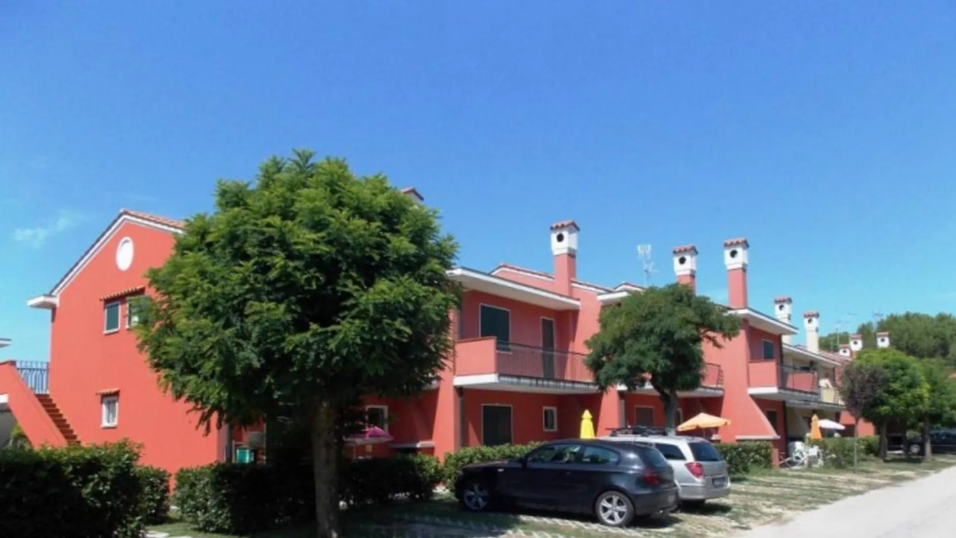 Apartament Relaxing Townhouse With Pool Access In Bibione Włochy