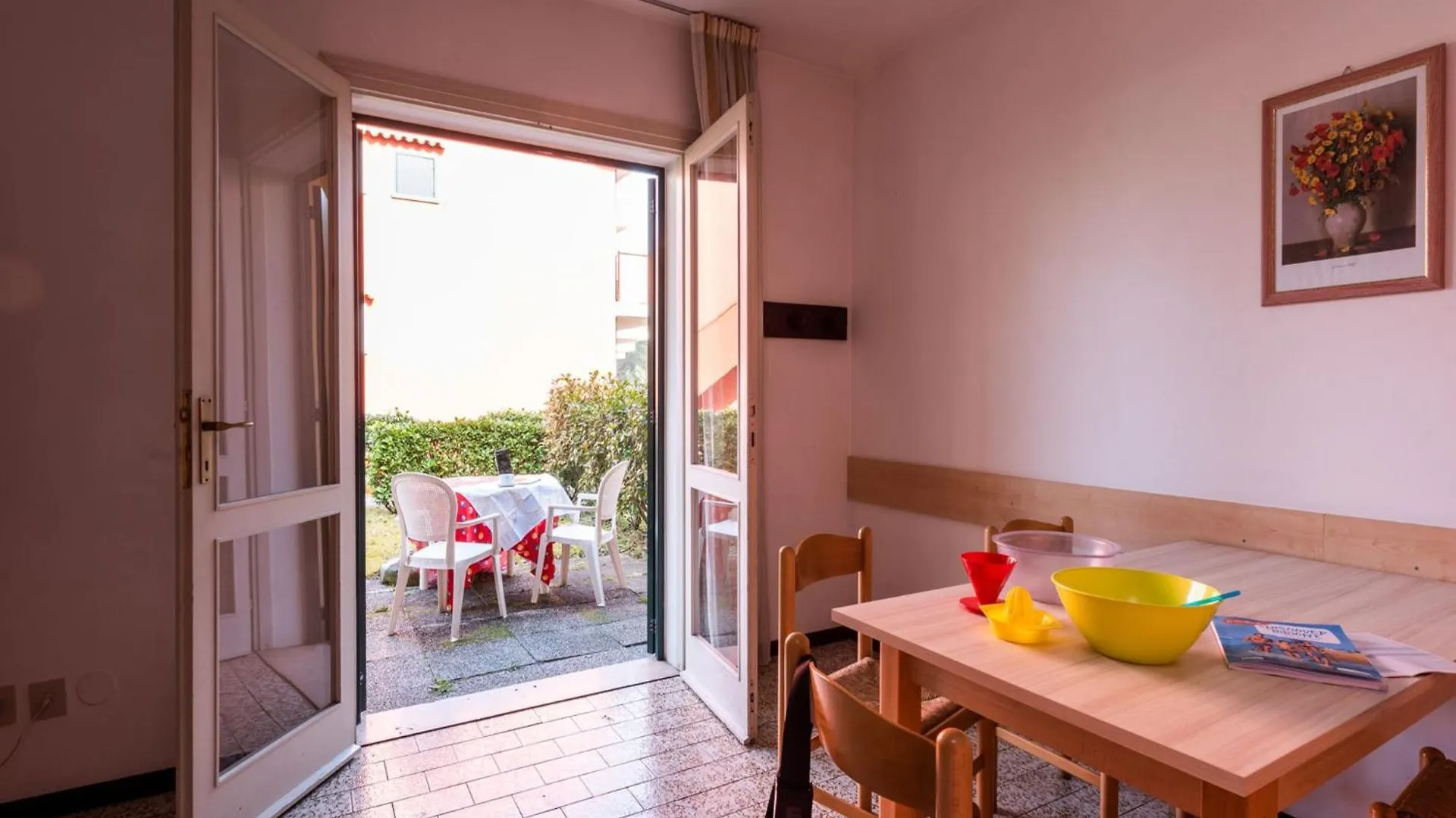 Relaxing Townhouse With Pool Access In Bibione Lejlighed